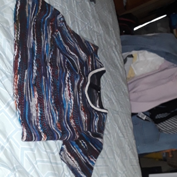 Top - Picture 2 of 2